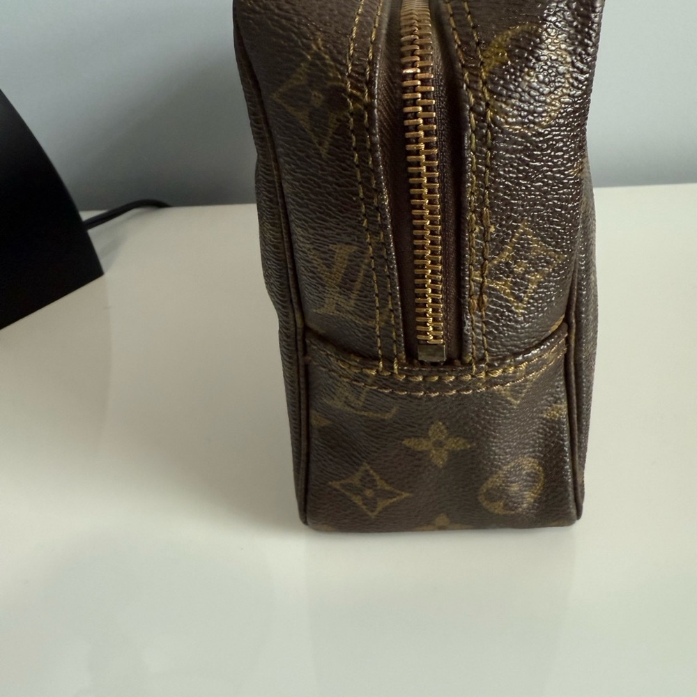 AUTH Louis Vuitton Monogram Trousse Toilette 28 Cosmetics Pouch Purse - Picture 5 of 11